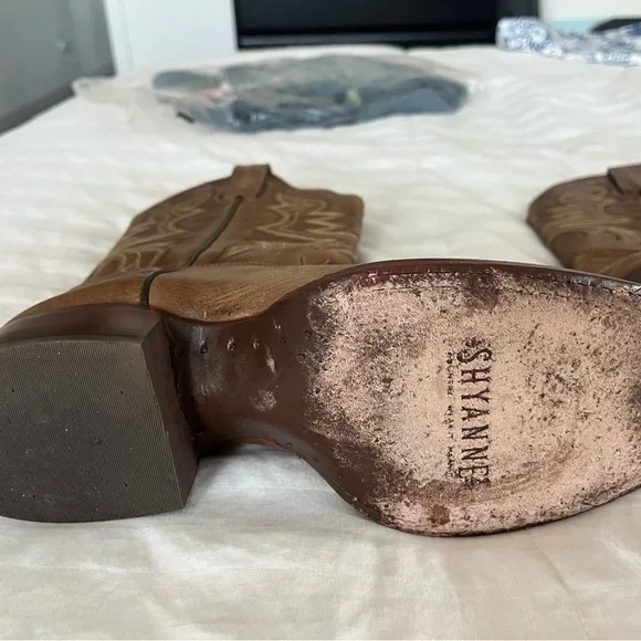 Women's Brown Shyanne Western Boots with Embroidered Detail - Picture 3 of 4